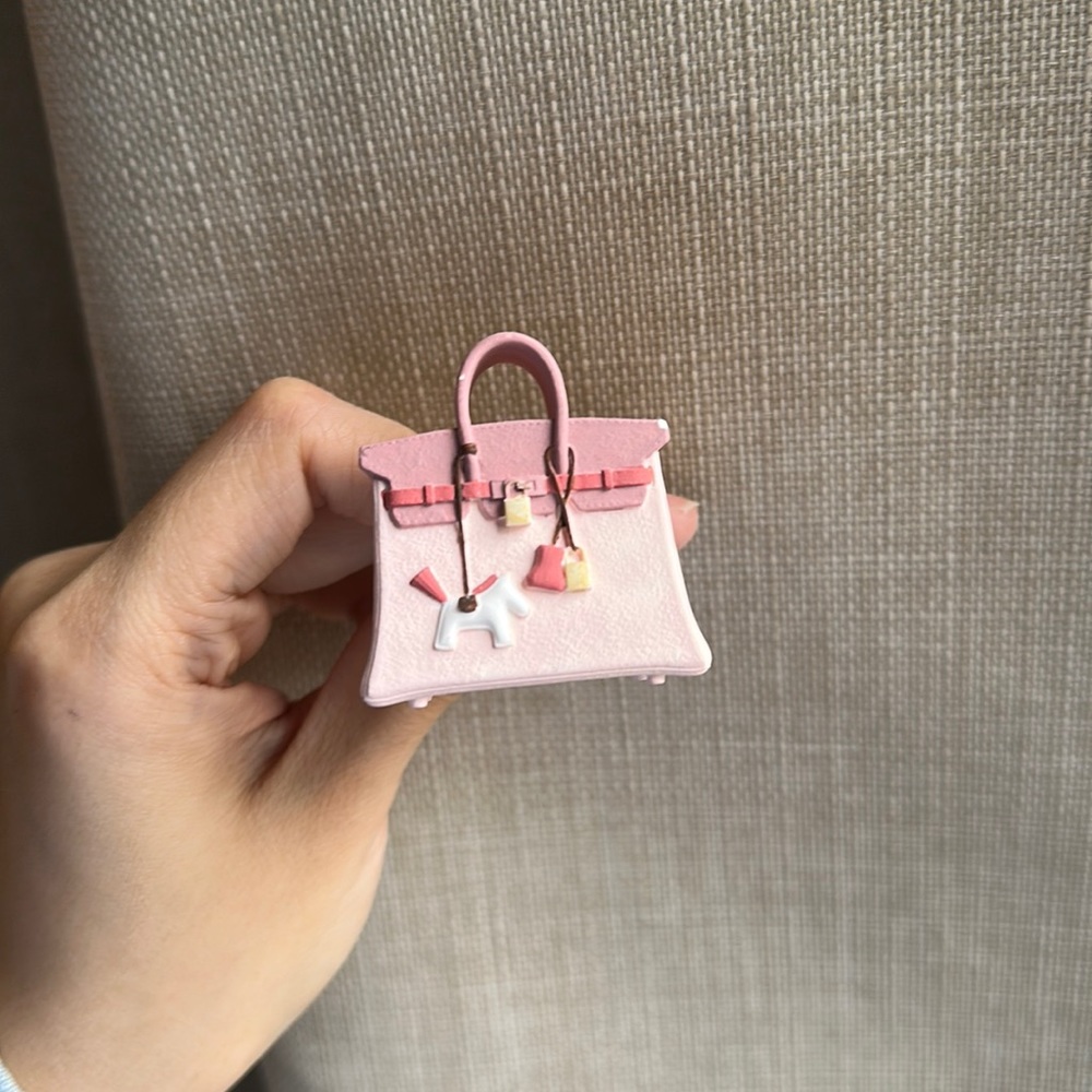 Hermes decor with clip